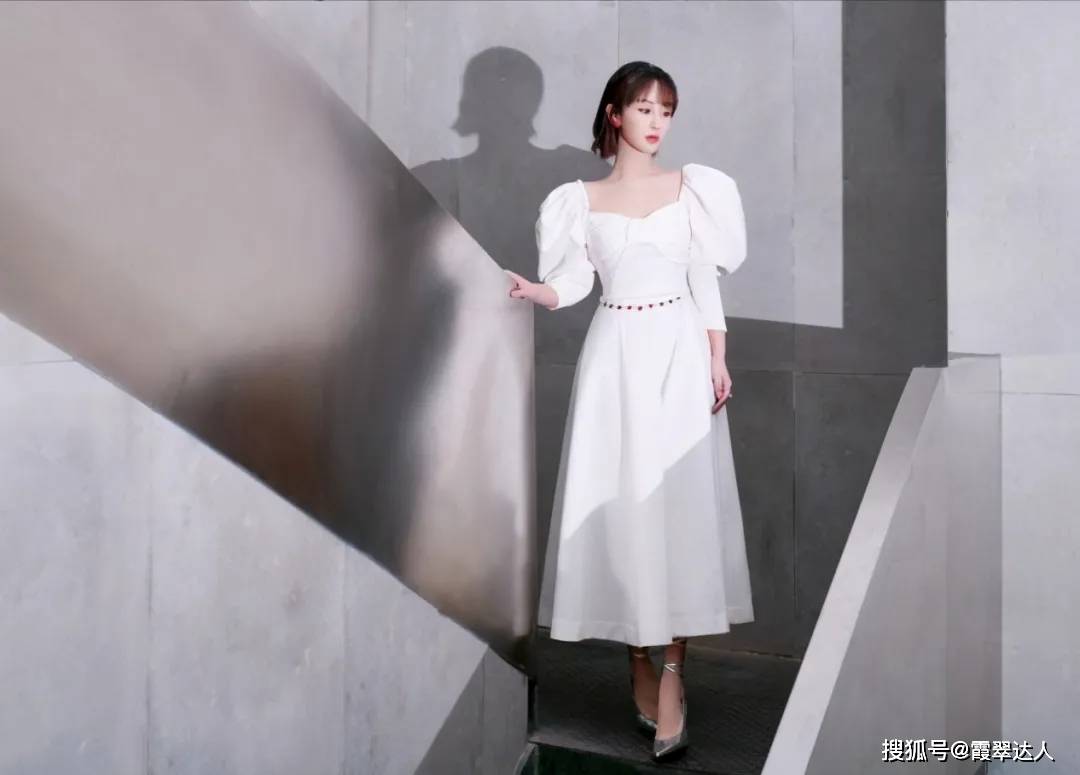 衬衣 裙子里别穿“打底裤”了!现在流行这样穿，美炸了