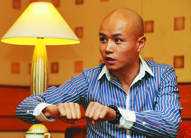 韩东君探班陈瑶疑恋情曝光深夜一前一后同行无心爱上岳绮罗？韩东君恋