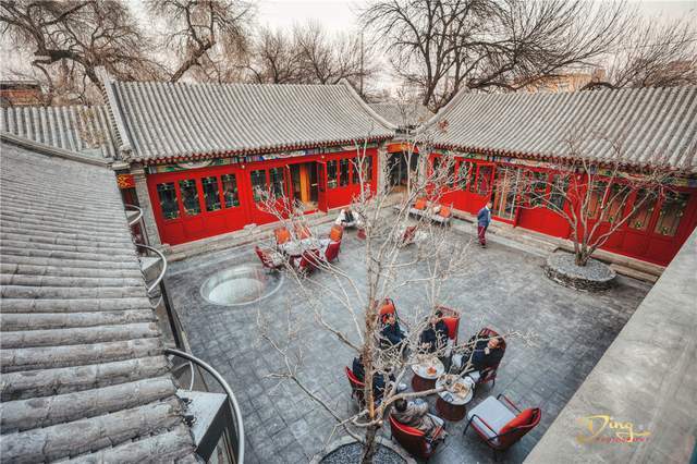 住在北京后海,南锣鼓巷的四合院,过一把老北京四九城的生活_席之地