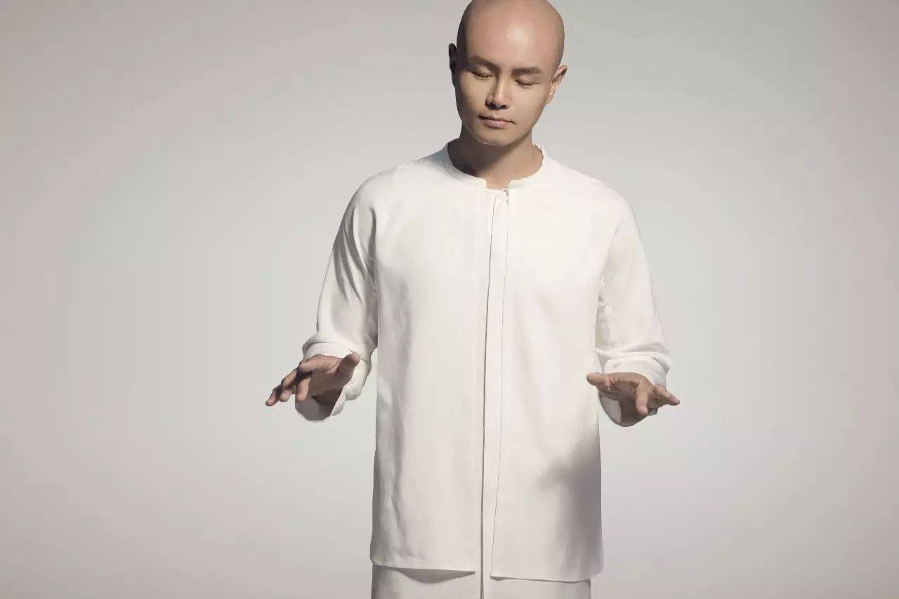 乐嘉|46岁的乐嘉无人问津，混成如今这份模样该怪谁呢？成败皆是自己