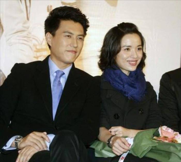 江珊离婚后与靳东相爱5年