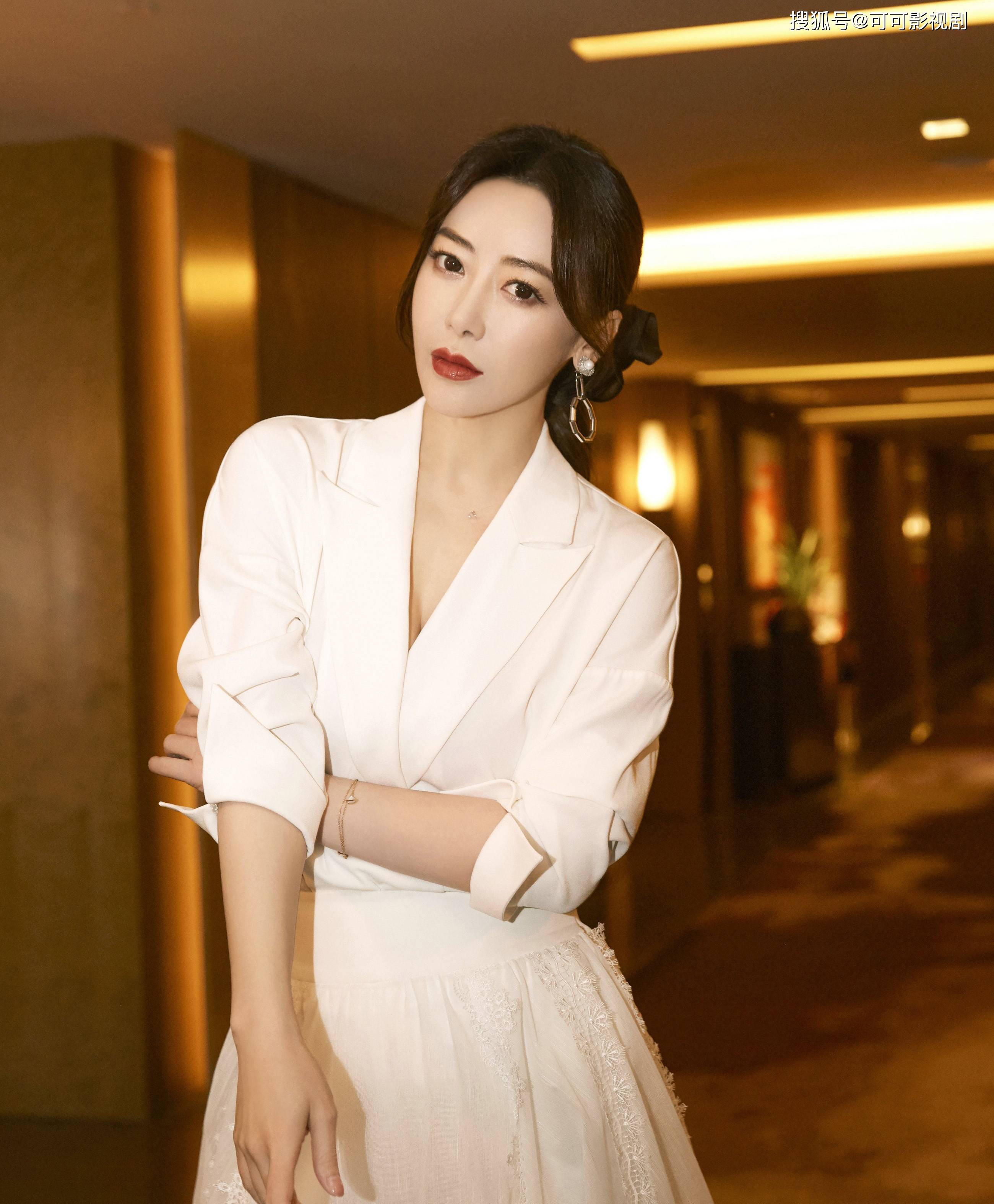 原创陈紫函容颜甜美身材性感46岁还是少女模样太让人心动了