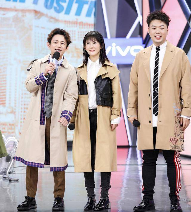 毛衣 谢娜穿衣低调又不是潮流感！前短后长卫衣搭配运动裤，简约舒适