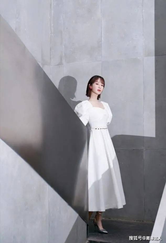 衬衣 裙子里别穿“打底裤”了!现在流行这样穿，美炸了