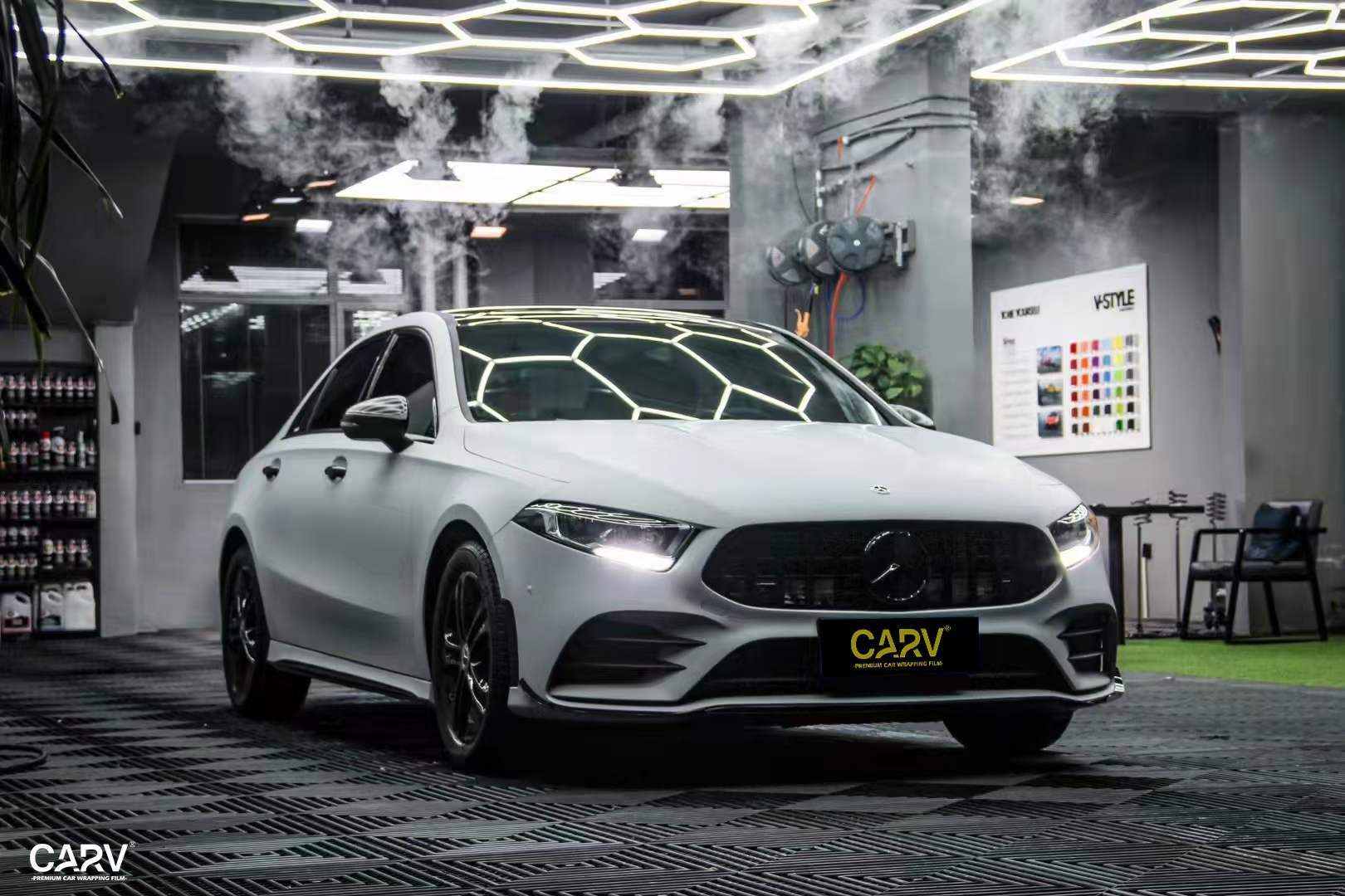 卡孚改色膜:奔驰a180l改色消光火山_前路_汽车_奔驰