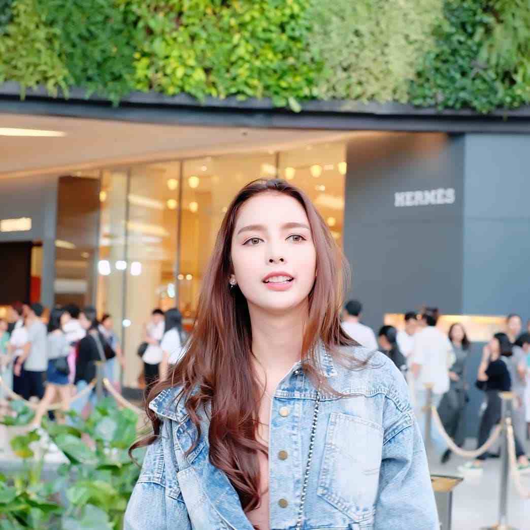 原创妮莎获得人妖皇后后嫁给中国土豪如今她过得咋样了