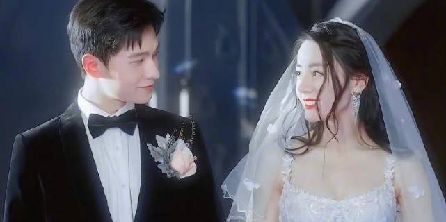 迪丽热巴|荣耀夫妇成今年最热cp，迪丽热巴杨洋颜值太高，两人简直太配了