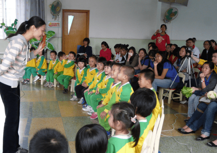 水平|硕士生扎堆去当幼儿园老师，引发网友热议，被质疑是人才浪费？