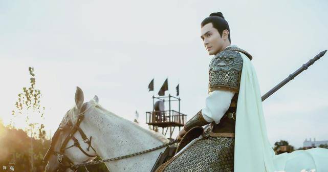 官宣|高伟光官宣新剧定档！与张若昀、胡军等人携手出演，被海报惊艳了