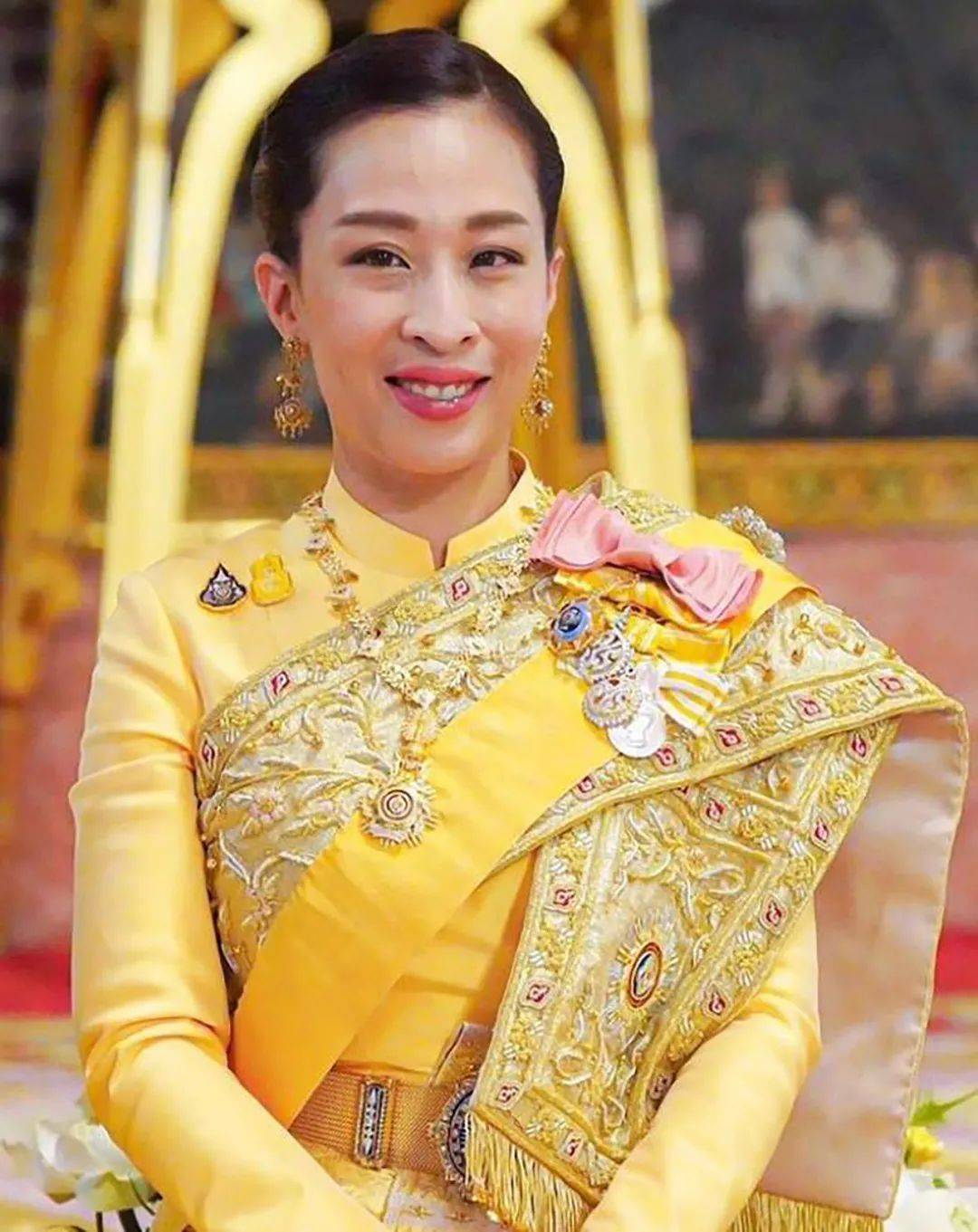 前有诗琳通公主,后有帕查拉公主,她们都是成为君主的完美选择,可惜都