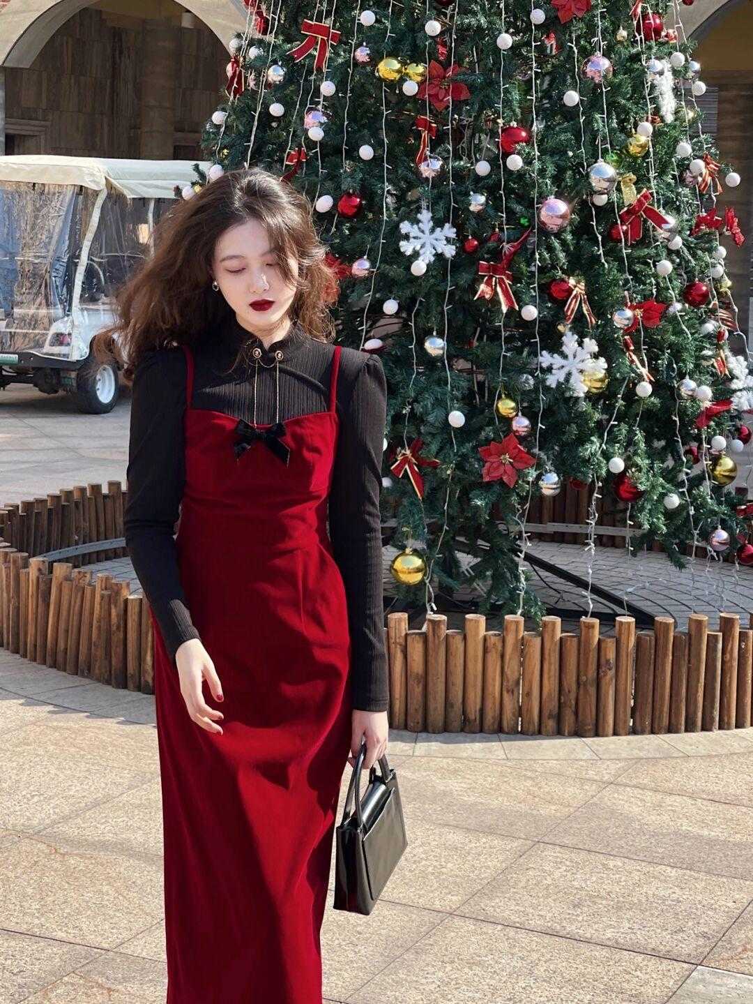 下装 冬天不要只会穿黑白灰，“红色”抢眼高调又显白，时髦又有气场