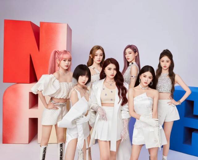 乐华新|乐华新女团即将迎来出道首秀,机场图片活力满满,金子涵瘦了不少