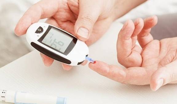 血管|血糖升高就等于糖尿病了吗？高血糖和糖尿病，有3个区别