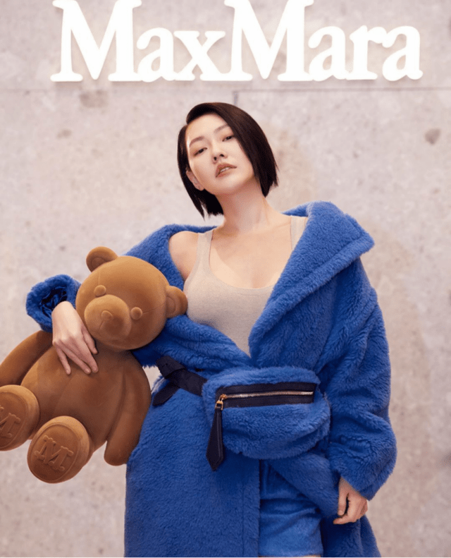 设计 小S太有“贵妇范儿”，宝蓝色羊羔毛外套保暖贵气，时尚感爆棚