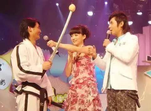 卫视|大冰离开《阳光快车道》后,化身畅销作家,同台刘敏却黯然失色