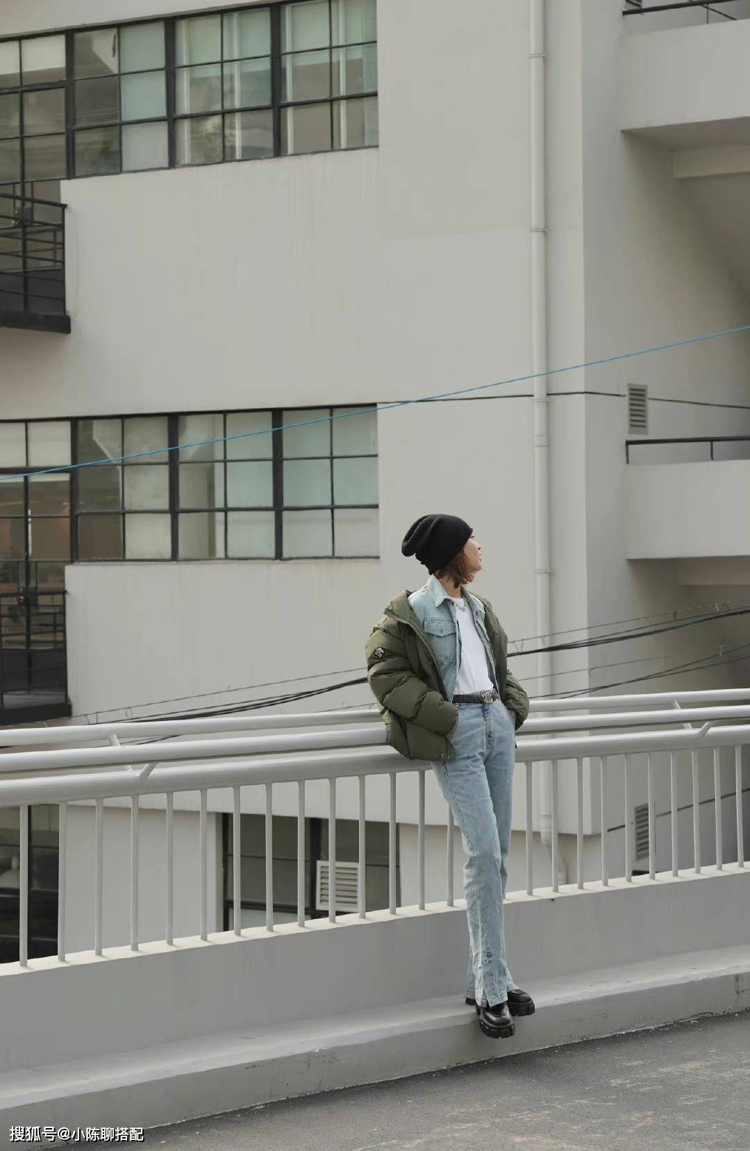 视觉 普通人穿“羽绒服”,学会“留白式”穿搭,也能轻盈不土气