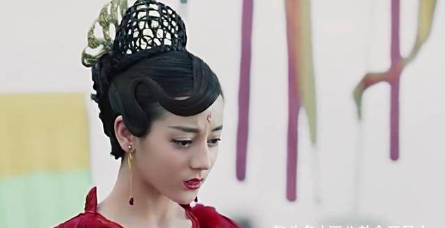 因为|热巴搭档龚俊演古偶，《帝皇书》中枪，长成这样就别演古装美人了