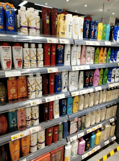 逛超市碰到这3款洗发水,不要买!长头屑,掉发还费钱!