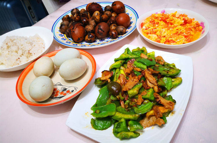 营养|晒晒媳妇做的早餐,营养丰富又解馋,做法却很独特,很多人没吃过