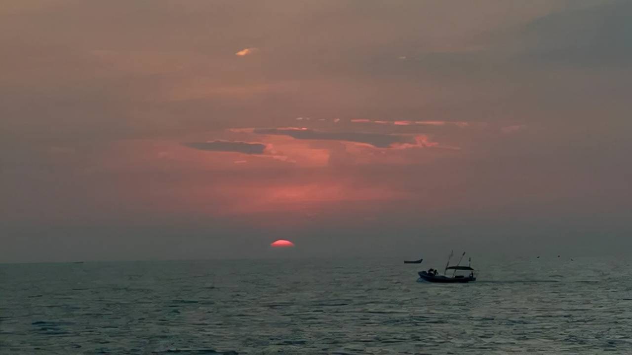 螃蟹|海南的莺歌海你知道吗？离三亚不远，看落日最美，吃海鲜特别实在