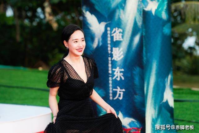 陈乔恩 海南岛电影节红毯，杨幂大秀美背，昆凌似黑天鹅，陈乔恩纱裙好仙