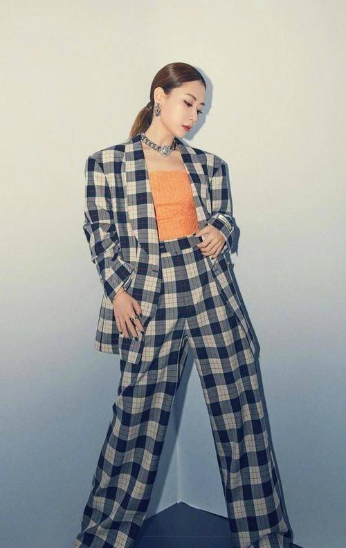 分析如何评价女演员白冰的颜值？