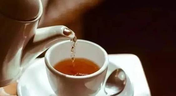 青色|肝脏不好的人,身体会出现6种表现,若没有,肝脏还算健康