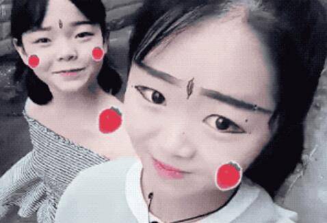 什么当“渣女妆”到了00后手里！你确定你拿的是眉笔，不是水彩笔吗