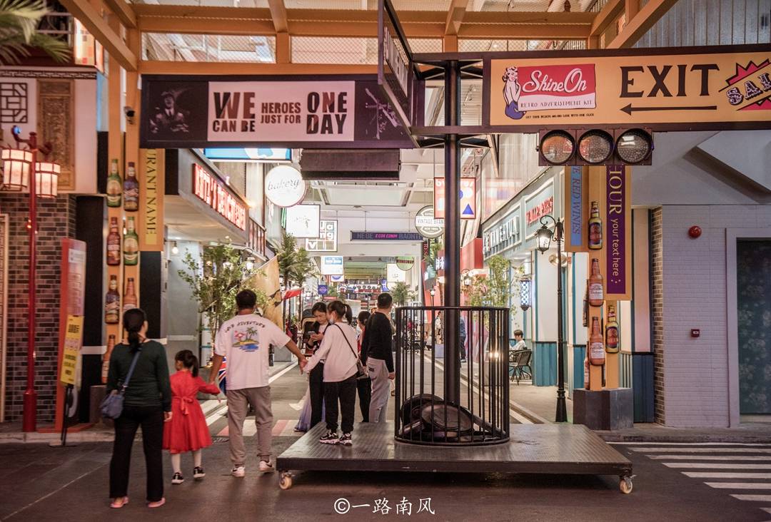 广州又一个批发市场变身网红街，无数网红前来直播拍照，就在厦滘