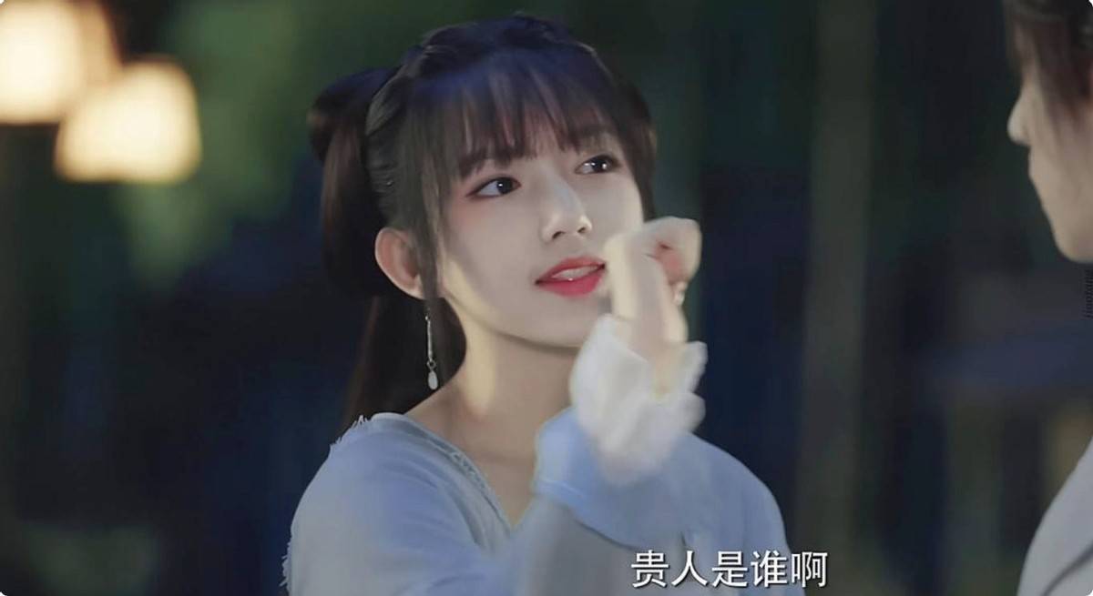 今年6月,程潇主演的电视剧《你微笑时很美》被全网吐槽,但是她和罗云