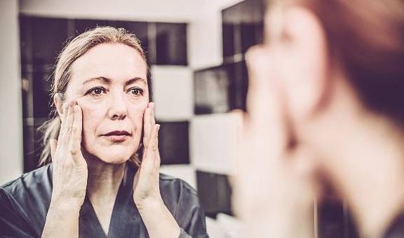 肾脏|肾衰竭发生时,脸上会有3个变化,早点发现才好