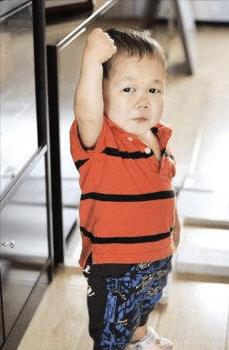 在中国最小的矮人年龄33岁颜值却停留到了2岁如今怎么样了