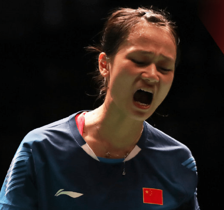 羽毛球|世錦賽大亂！奧運(yùn)男單冠軍一輪游+7熱門退賽，國羽練兵練成冠軍？