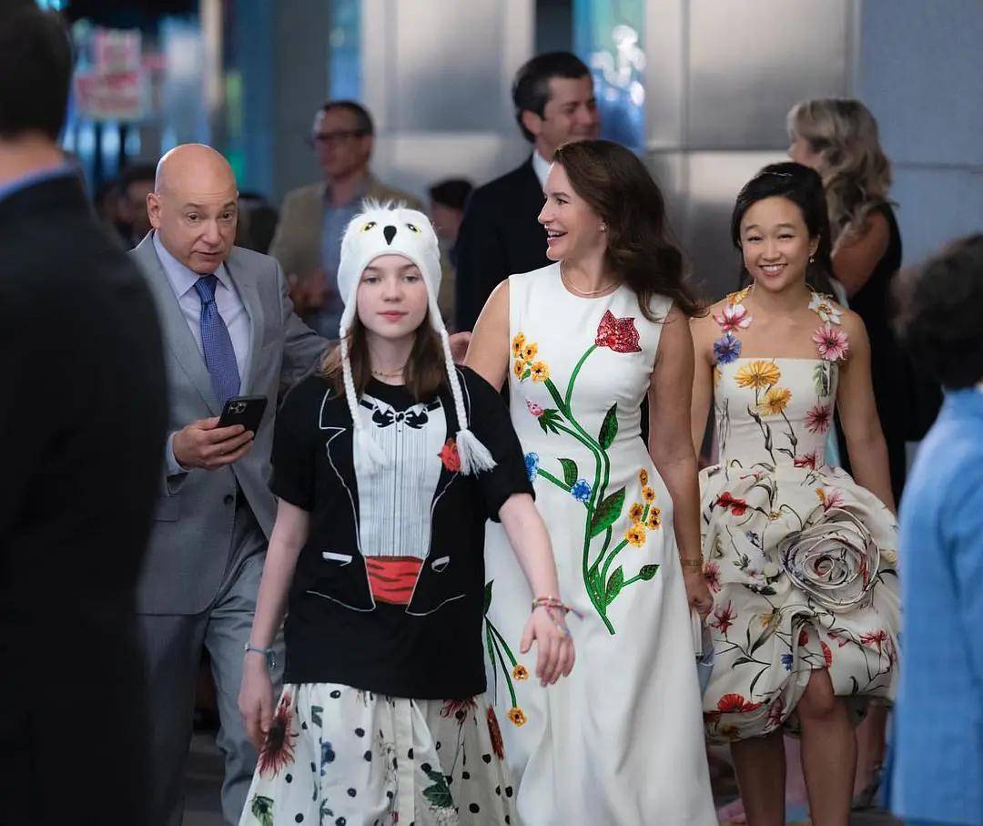 凯莉|限制级启蒙剧重启，爷青回还是毁经典？