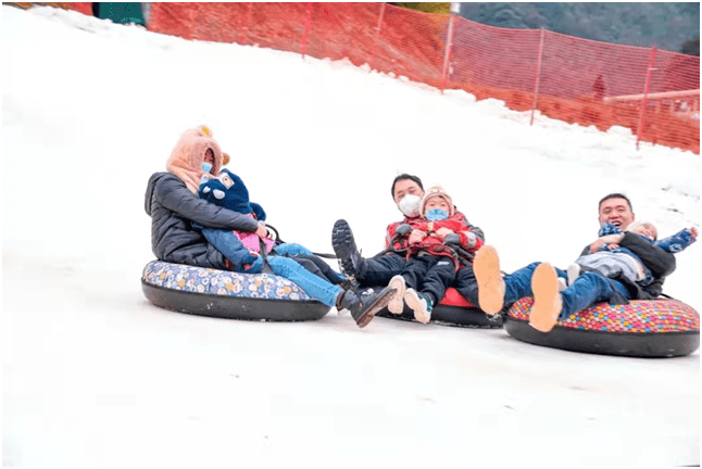 雪场|今年来金佛山玩雪，三大雪场承包你的快乐