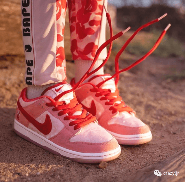 nikesbdunklowstrangelove情人节粉丝绒低帮板鞋ct2552800