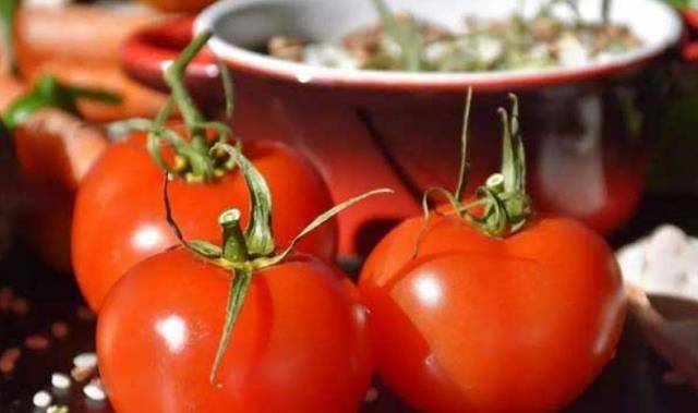 能够帮助|得了糖尿病怎么办？医生：常吃这4种食物，或会有助稳定血糖