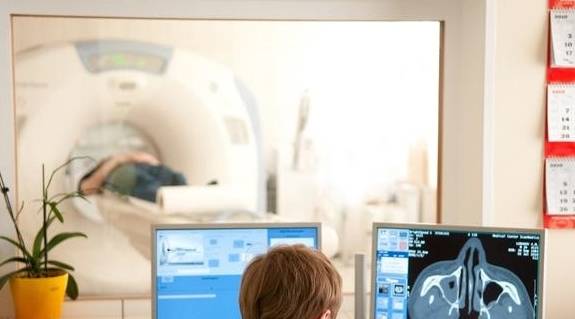 血管|脑梗的祸根找到了！医生：脑梗有3怕，做好三件事，让你远离脑梗