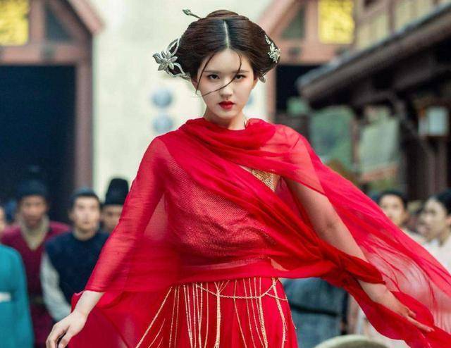 传统 有一种惊艳，叫当红女星穿上红色嫁衣，每一个都想叫娘子！