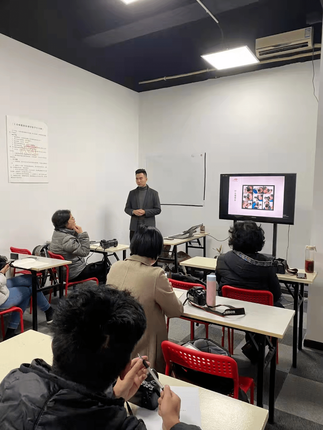 摄影成都王老师摄影培训学校 12月第3周校区动态 |学员学习花絮集锦