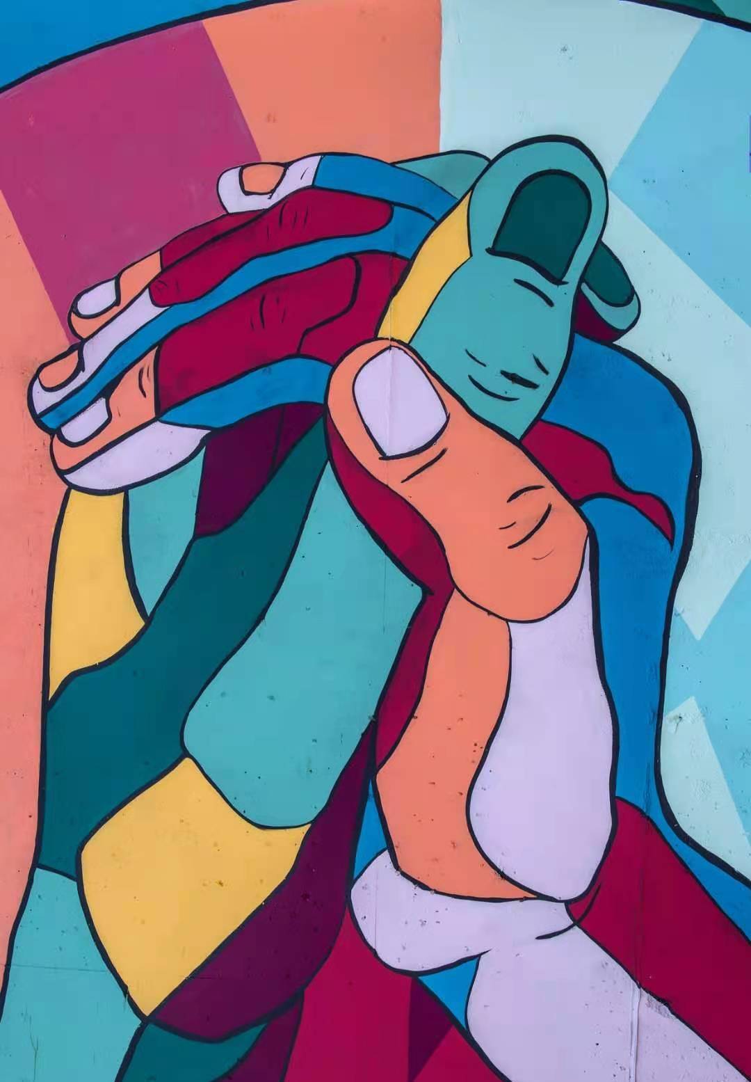 看到刘立立遭受如此苦难,王玫主动向董令狐提出了离婚