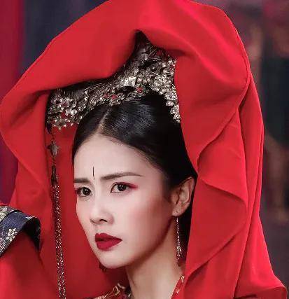 一生一世|白鹿大方晒喜庆红嫁衣，网友：圆满了