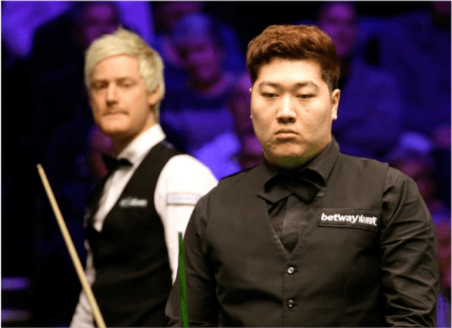 顏丙濤|1-0、4-3、4-5，顏丙濤無緣沖冠，丟賽點4-5被世界第四羅伯遜逆轉(zhuǎn)