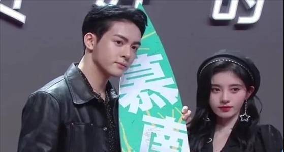 鞠婧祎当红女星红毯造型不修图，突然觉得鞠婧祎，颜值一直在线还很耐看