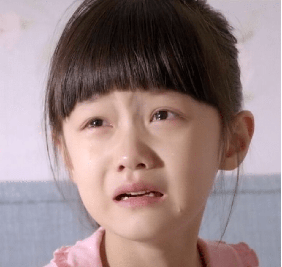 纪姿含的颜值也是比较稳定的,出演《甄嬛传》的时候才3岁,已经十分