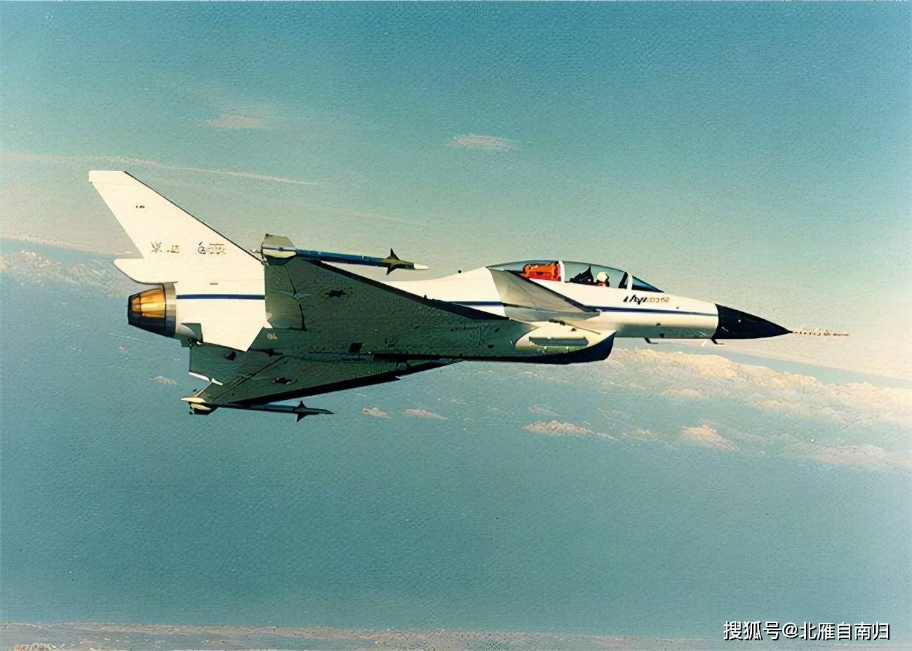 原创90年代英国人眼中的歼10以狮式为原型挂载怪蛇4格斗弹