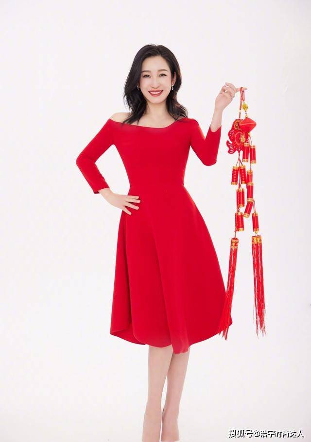 黑色 秦海璐携丈夫上综艺!黑毛衣配高马尾好有活力,两人同框秀恩爱