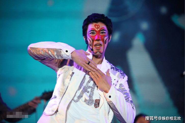 摆布|好家伙，电影《恋爱通告》竟是王力宏导演，主演，编剧，出品？