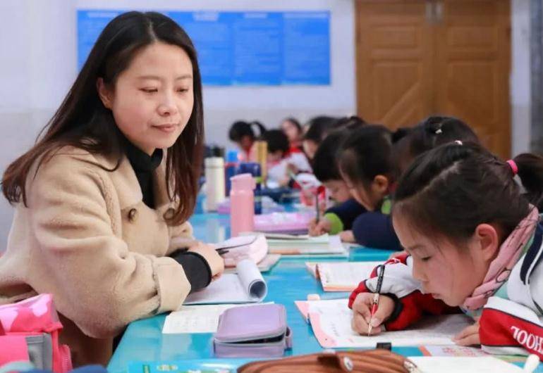 小学生考试99 5分崩溃大哭 原因让人很心疼 小学分数这么重要 家长 妈妈 孩子