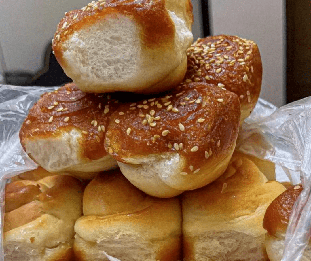 面包|8090后难忘的童年糕点，鸡腿面包太怀旧，花朵蛋糕直接“封神”